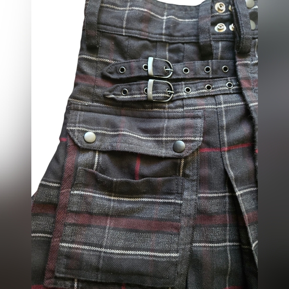 Men’s Plaid Utility Kilt w/ Buckles & Pocket | Size 34 Goth Alternative - Picture 3 of 6